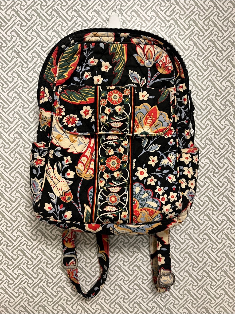 Quilted Floral Print Women's Backpack - Black Multicolor